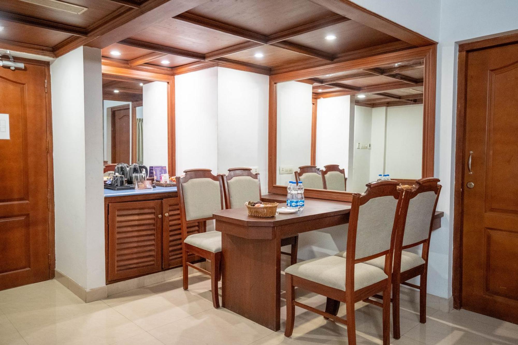 赌场酒店 Thrissur 外观 照片