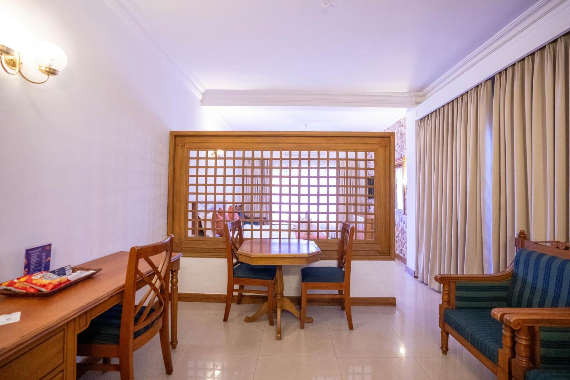 赌场酒店 Thrissur 外观 照片